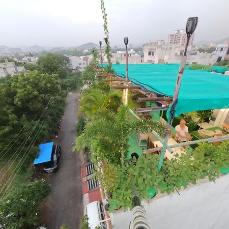 Choudhary White House Udaipur Apartment Bagian luar foto