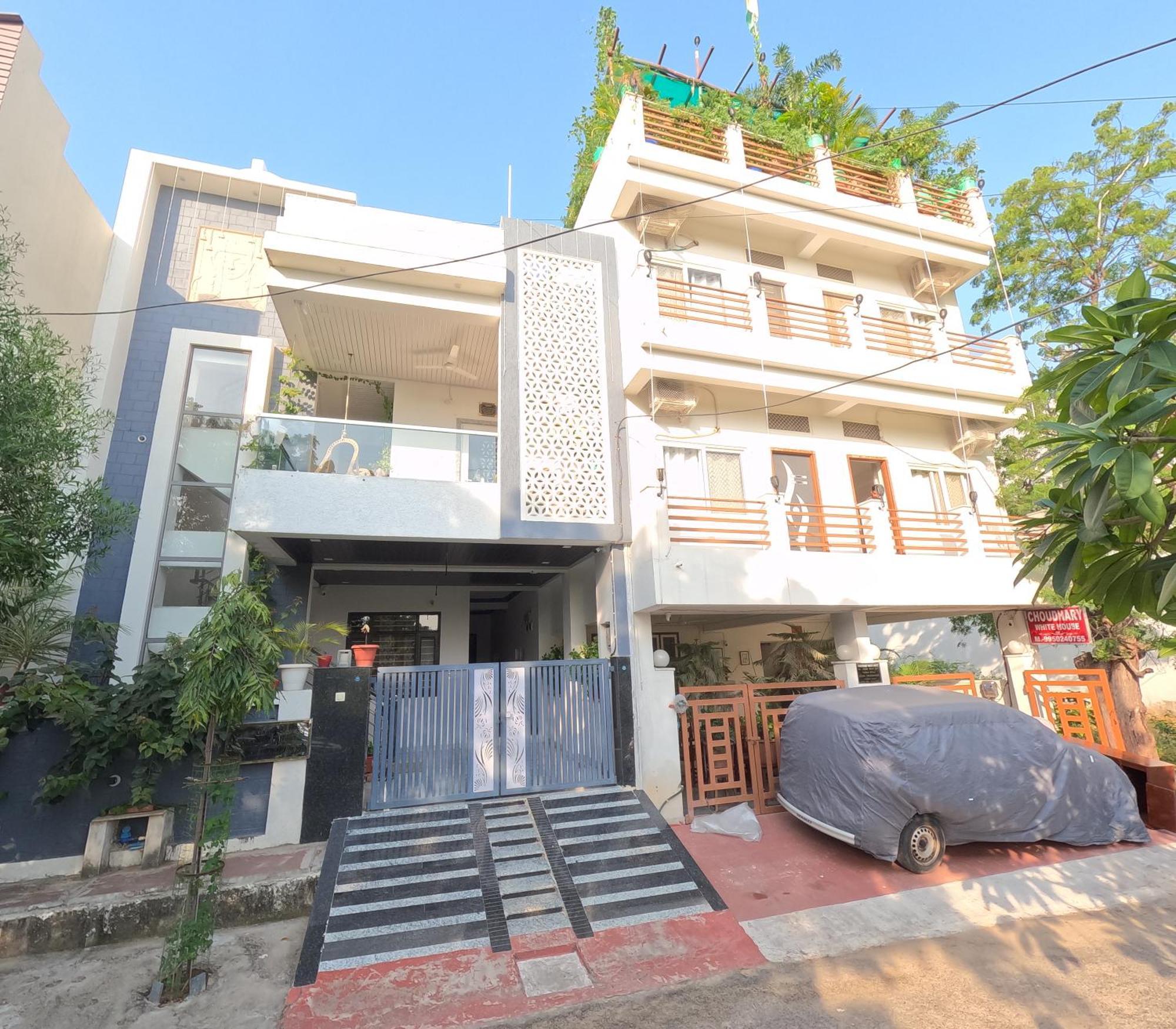 Choudhary White House Udaipur Apartment Bagian luar foto