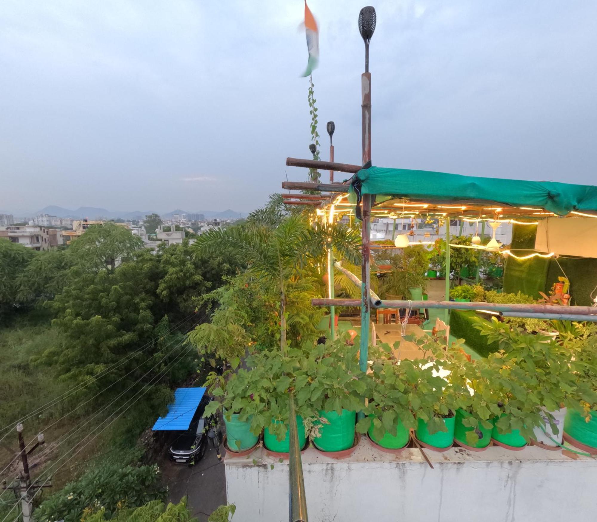 Choudhary White House Udaipur Apartment Bagian luar foto