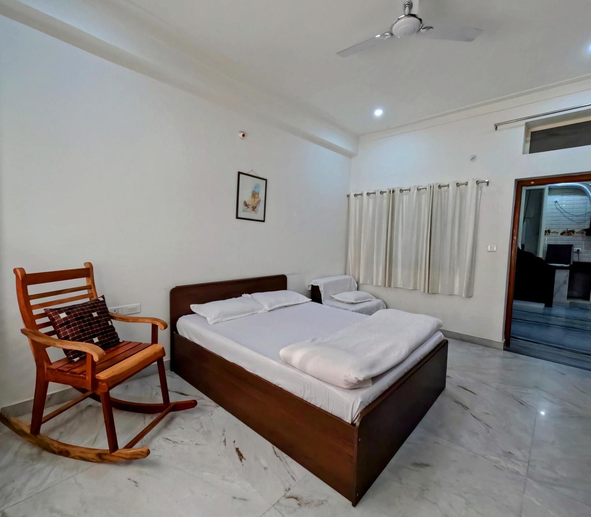 Choudhary White House Udaipur Apartment Bagian luar foto