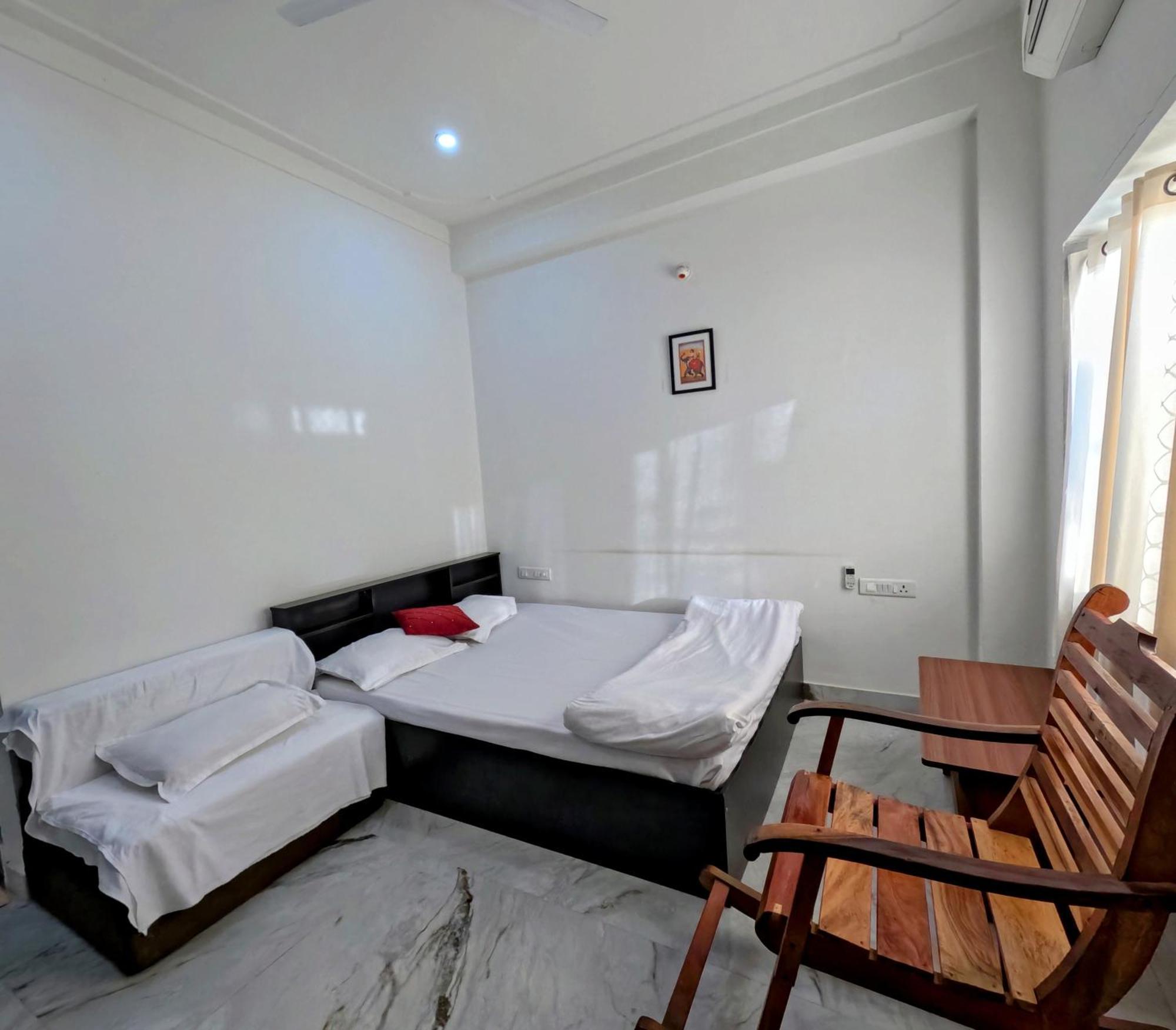 Choudhary White House Udaipur Apartment Bagian luar foto